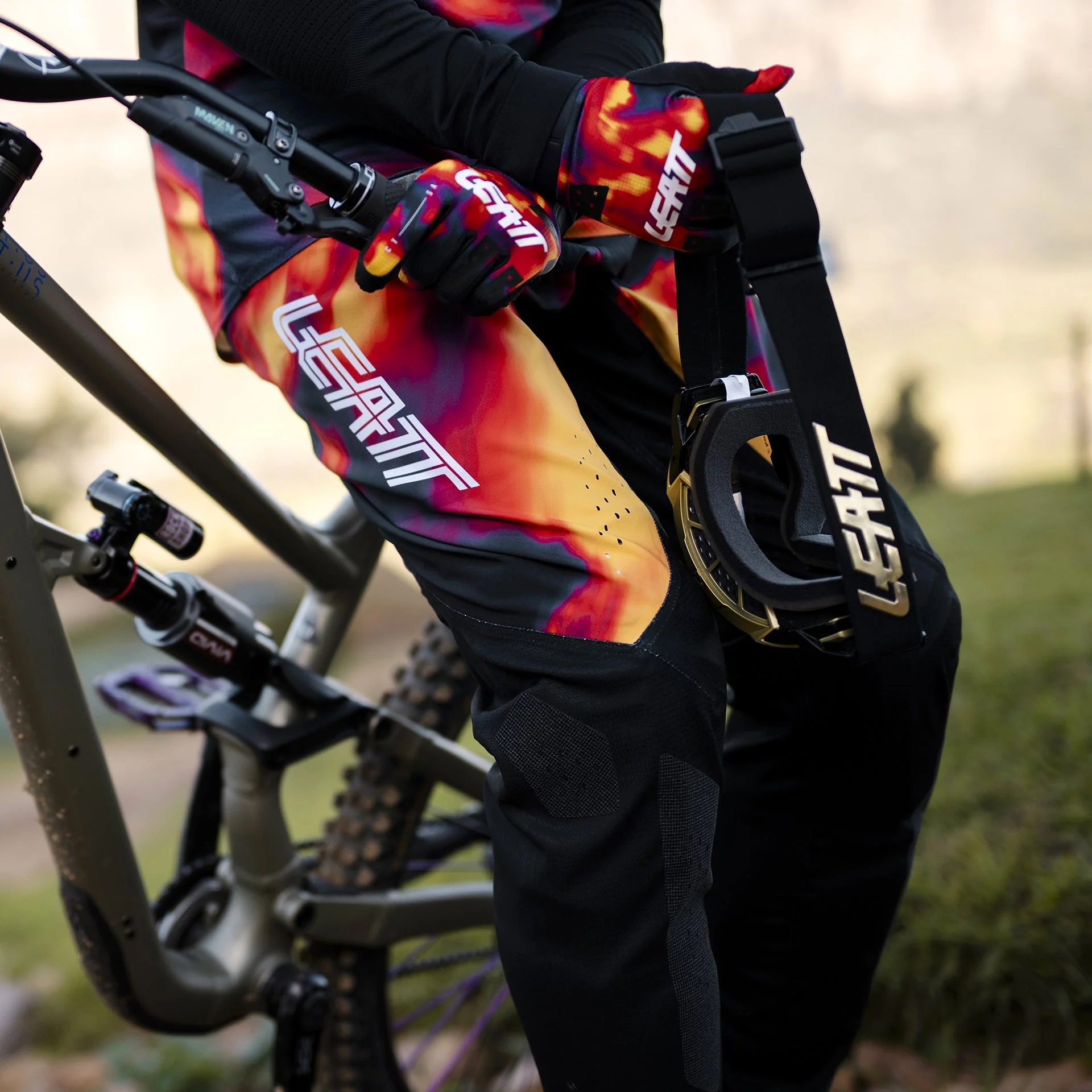 Pantaloni MTB Gravity 8.0 - Image 6